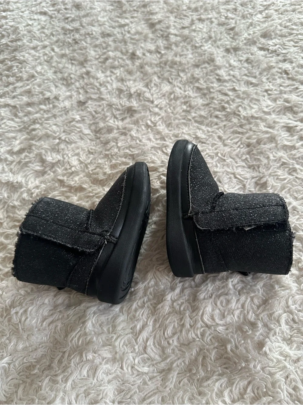 UGG Toddler / Infant Keelan Black Glitter Shimmer Boots Size 4/5 EUC